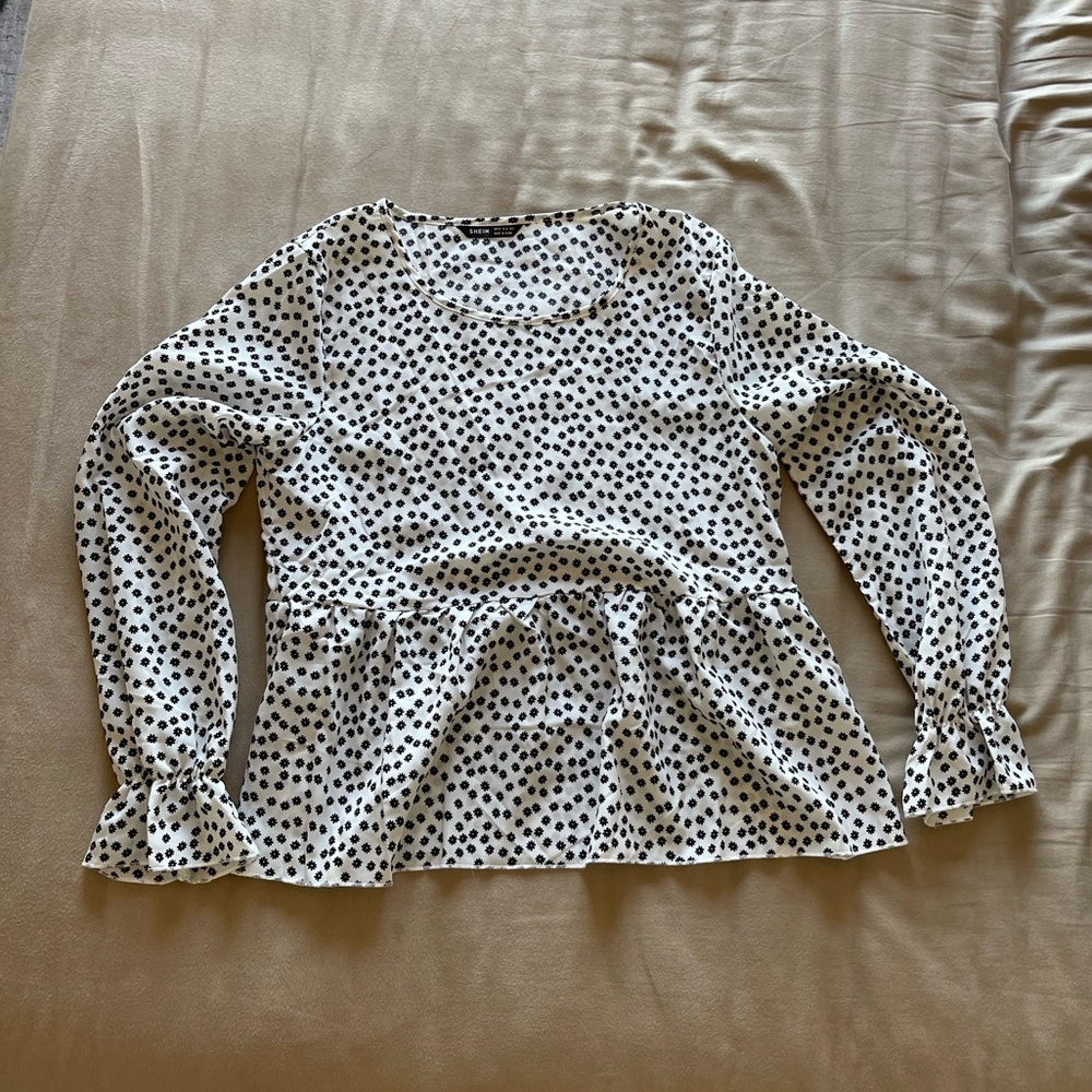 NWOT Floral Blouse